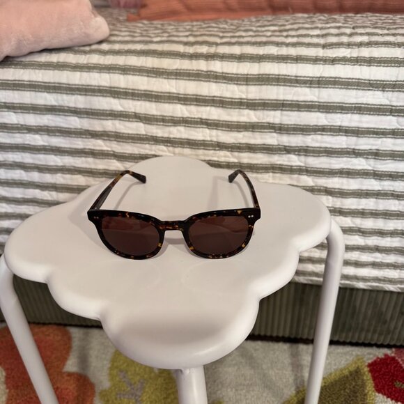 Uncommon James Sunglasses - Picture 2 of 6